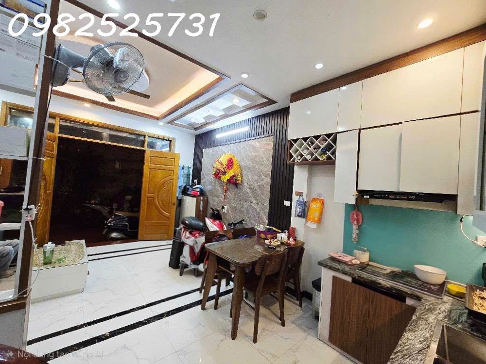 Bán nhà ngõ 420 Khương Đình - 34m 5 tầng gần ô tô - Sổ đỏ nở hậu giá 7,6 tỷ