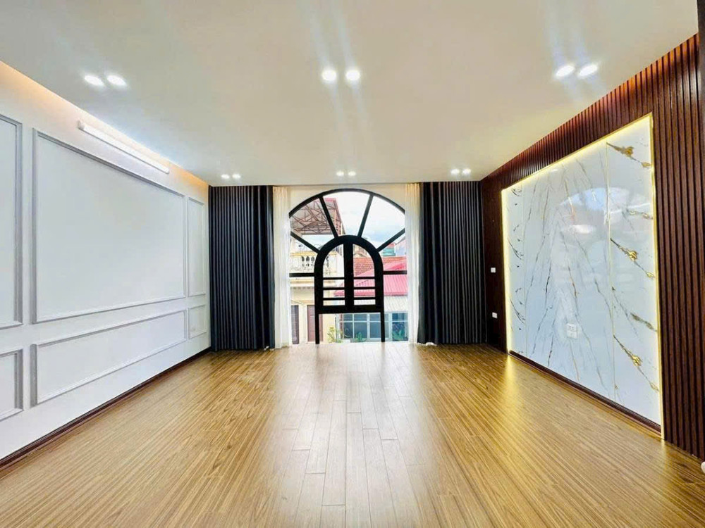 Cần bán nhà Vũ Trọng Phụng ngõ thẳng tắp cách mặt phố 30m - 60m x 5 tầng mặt tiền 5,5m