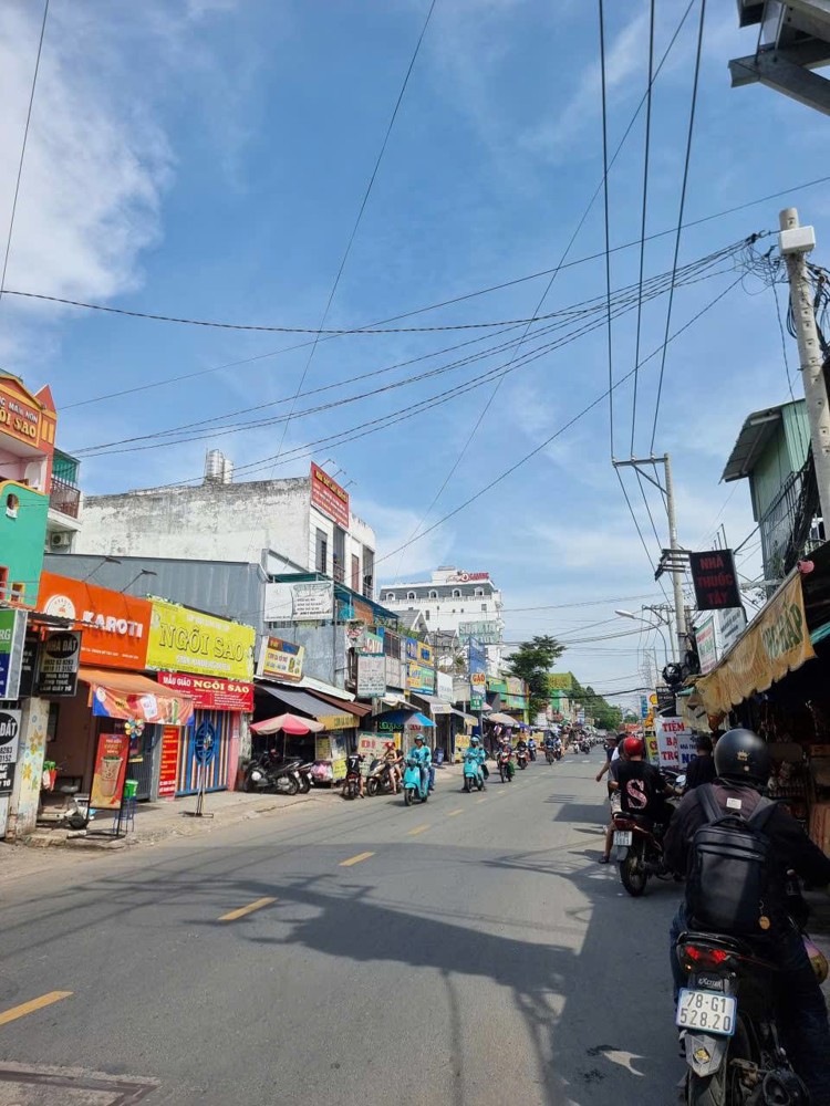 Bán nhà mặt tiền 9x32m giá 19 tỷ Đường Trung Mỹ Tây 13