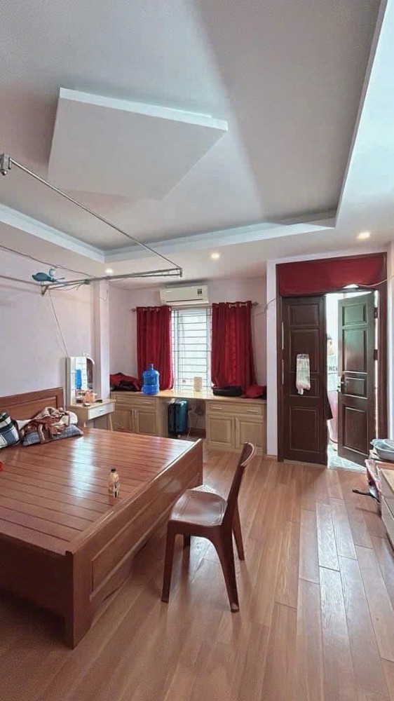 BÁN NHÀ HOÀNG NHƯ TIẾP LONG BIÊN,OTO ĐỖ CỔNG, 2 THOÁNG,DÂN XÂY,44M NHỈNH 8 TỶ