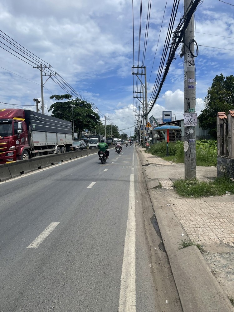 Bán đất mặt tiền 20x60m giá 26 tỷ Đường Nguyễn Văn Bứa