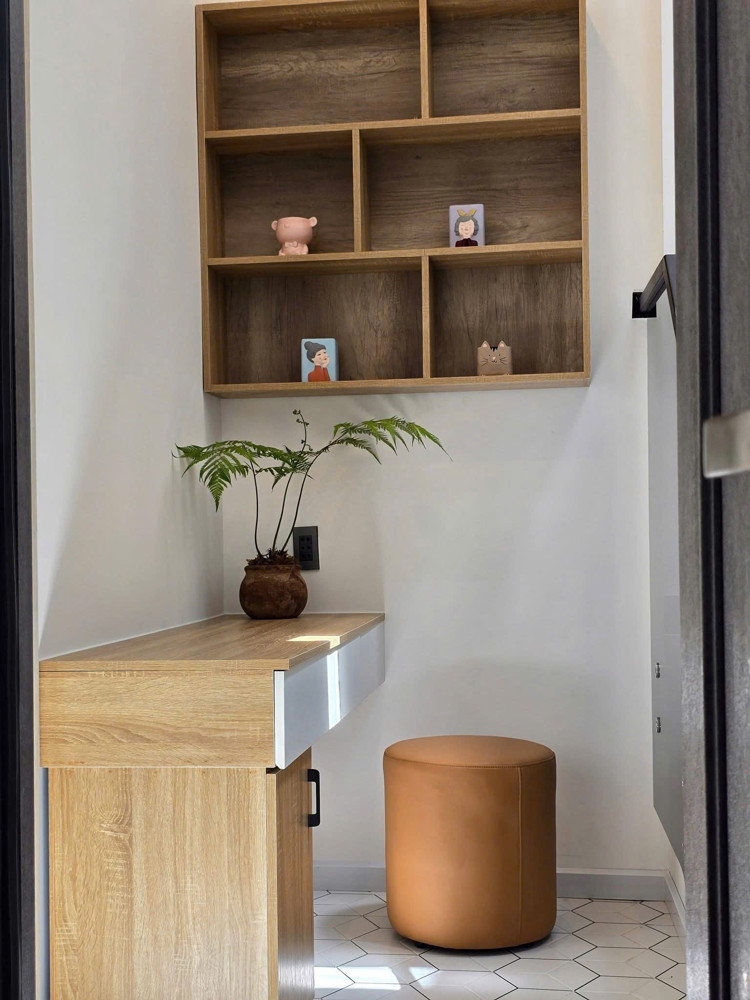 BÁN NHÀ ĐẸP PHỐ TRẠM LONG BIÊN,THANG MÁY,OTO ĐỖ CỬA,FULL NỘI THẤT, 42M NHỈNH 11 TỶ