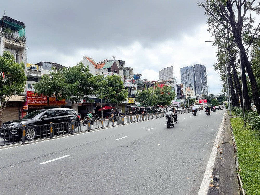 BÁN NHÀ QUẬN 3 - MẶT TIỀN KD Đ.LÝ THÁI TỔ - VỊ TRÍ SIÊU VIP ĐỐI DIỆN NHÀ KHÁCH CHÍNH PHỦ - NGAY