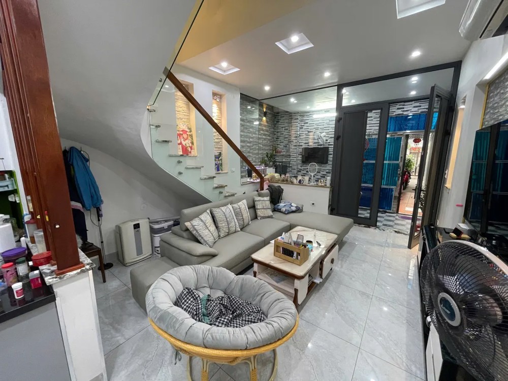 BÁN NAHF ĐẸP Ô TÔ ĐỖ CỬA  Ngọc Thụy 54 m2 4 Tầng- 10.8 tỷ Long Biên Hà Nội