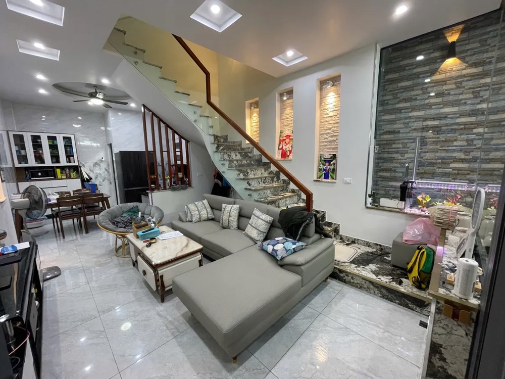 BÁN NAHF ĐẸP Ô TÔ ĐỖ CỬA  Ngọc Thụy 54 m2 4 Tầng- 10.8 tỷ Long Biên Hà Nội