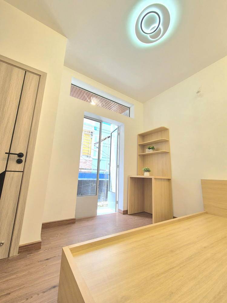 Bán nhà hẻm Đồng Đen, phường 14, Tân Bình - Nhà mới đẹp, sát mặt tiền đường, giá tốt