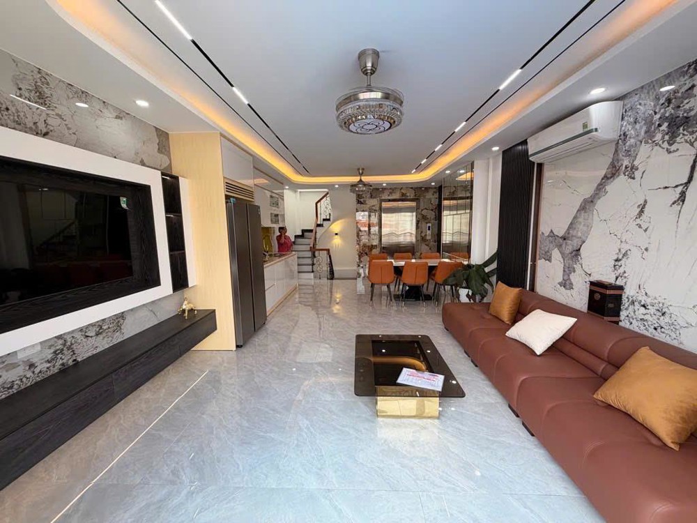 NHÀ ĐẸP LÕI NGỌC THỤY – NGÕ Ô TÔ VÀO NHÀ – 6 TẦNG THANG MÁY – FULL NỘI THẤT – GẦN CÔNG VIÊN, TRƯỜNG