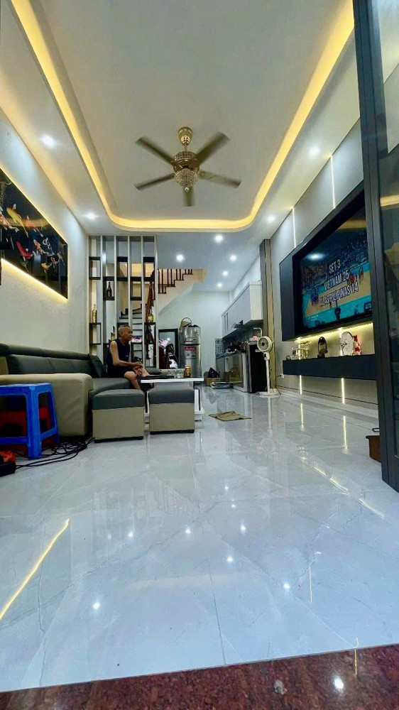 Bán nhà Khương Trung  35m 5 tầng 8,2 tỷ - Ngõ trước nhà rộng 2,3m 50m ra Ô tô