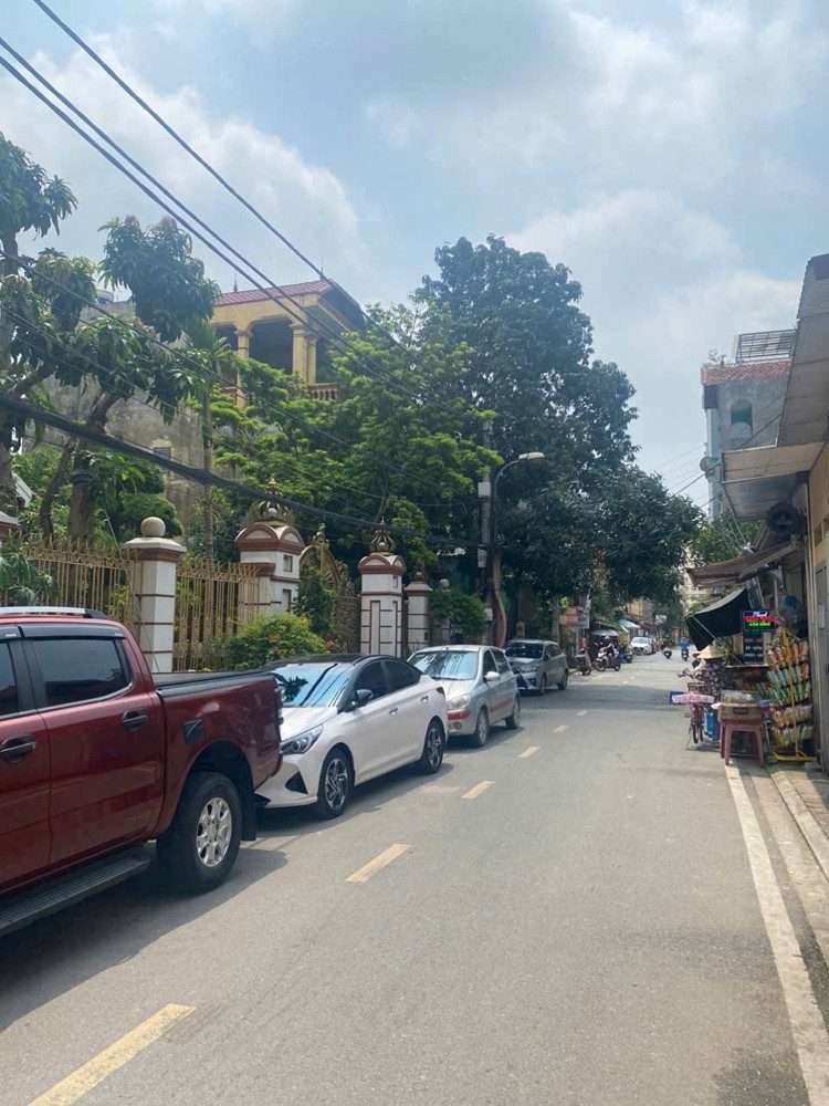 NHÀ ĐẸP DÂN XÂY KIÊN CỐ 3 TẦNG 3 P NGỦ An Đào C 43m2 X 6.75 tỷ Long Biên