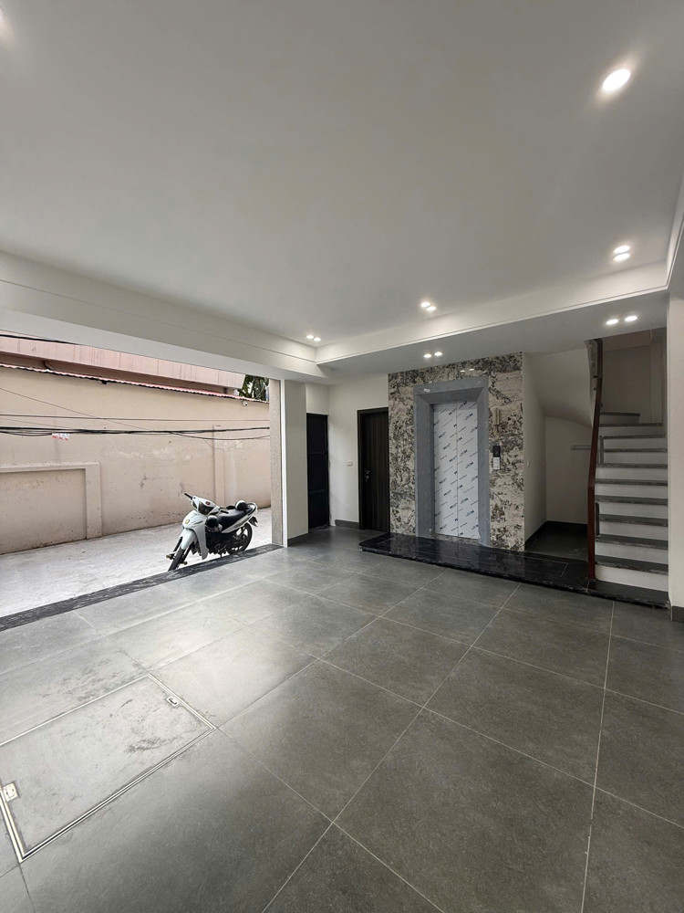 BÁN NHÀ MƯỚI Ô TÔ ĐỖ CỬA Tân Thụy 42m2 X 6 Tầng mặt tiền 7.6m, 15.2 tỷ Long Biên