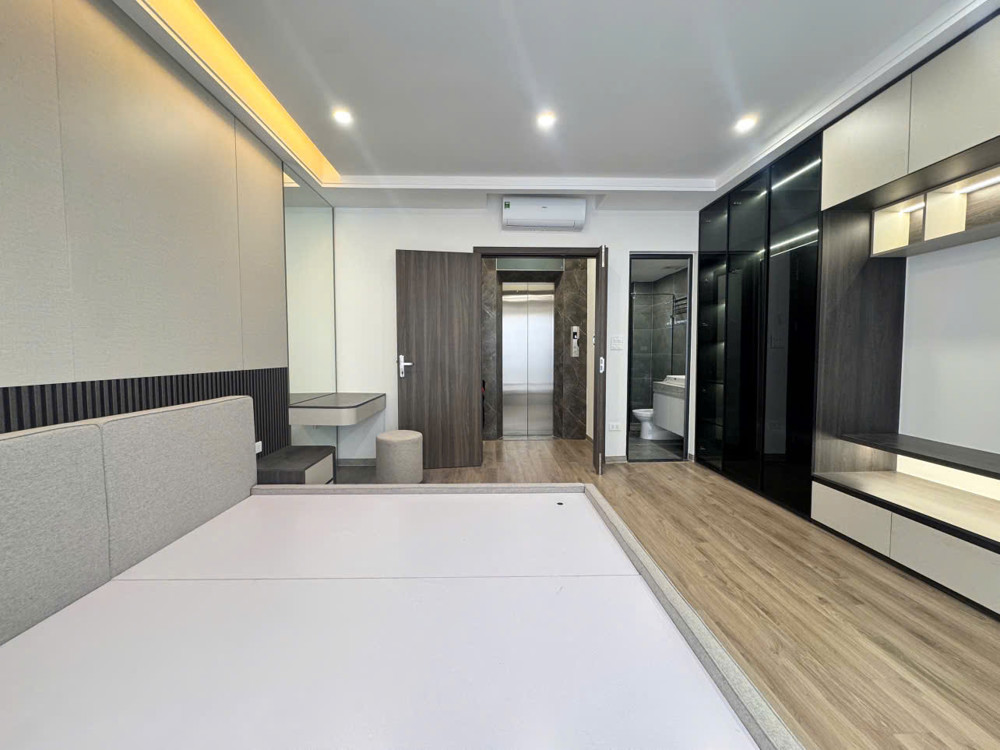 NHÀ ĐẸP  PHỐ TRẠM – LONG BIÊN – 6 TẦNG THANG MÁY – FULL NỘI THẤT 37m2 11.5 Tỷ