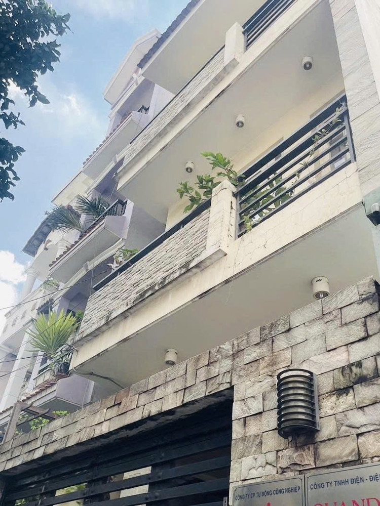 Bán nhà hxh Trần Thị Trọng, phường 15, quận Tân Bình gần nhà ga T3, 4 x 16m