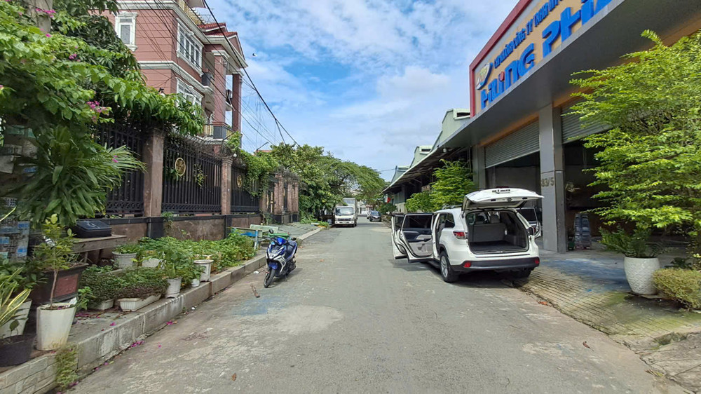 Bán Đất Tặng Nhà Biệt Thự 4 Tầng Quốc Lộ 13 Cũ, Hiệp Bình Phước, Thành Phố Thủ Đức