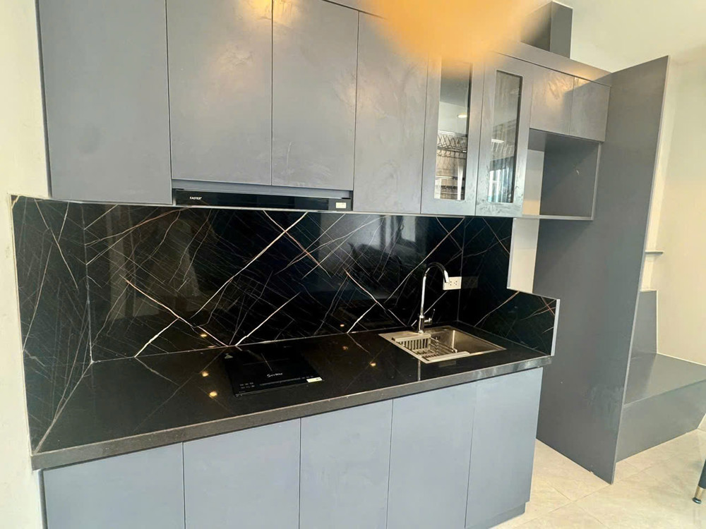 Bán nhà ngõ Tân Mai 82m², xây 5 tầng, mặt tiền 5,5m 16 tỷ - có thang máy