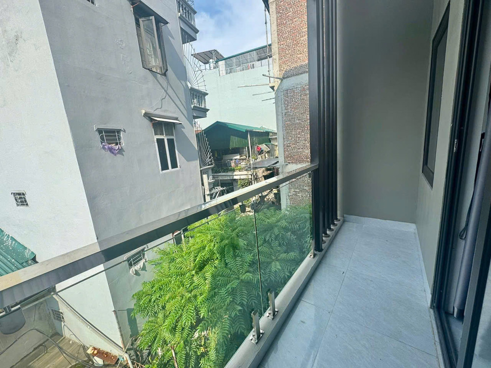 Bán nhà ngõ Tân Mai 82m², xây 5 tầng, mặt tiền 5,5m 16 tỷ - có thang máy