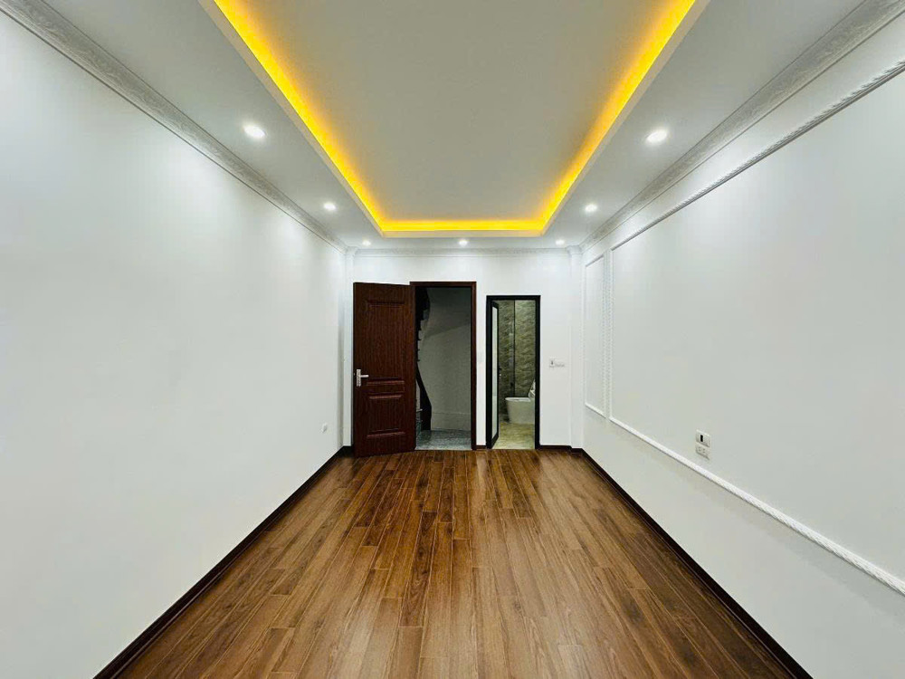 NHÀ MỚI NGAY LÁNG HẠ, GIẢNG VÕ 32M 5 TẦNG - 3PN RỘNG GIÁ 7.98 TỶ