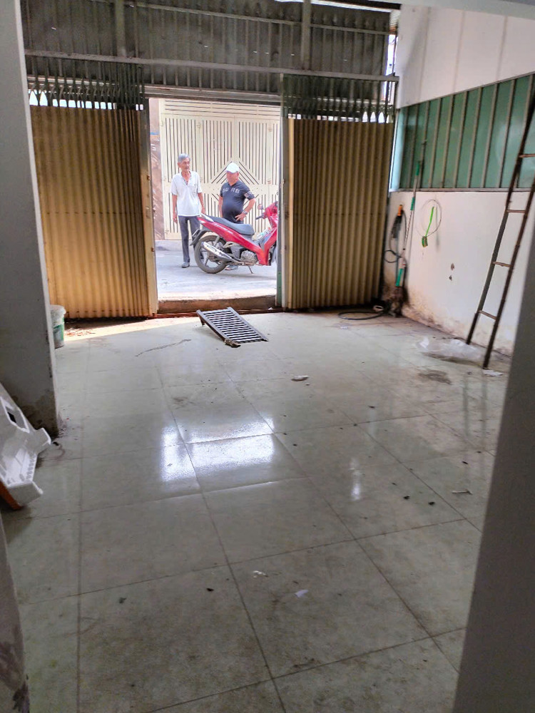 Bán nhà hẻm đường Đông Hưng Thuận 42, phường Đông Hưng Thuận, Q12, diện tích tốt, giá tốt