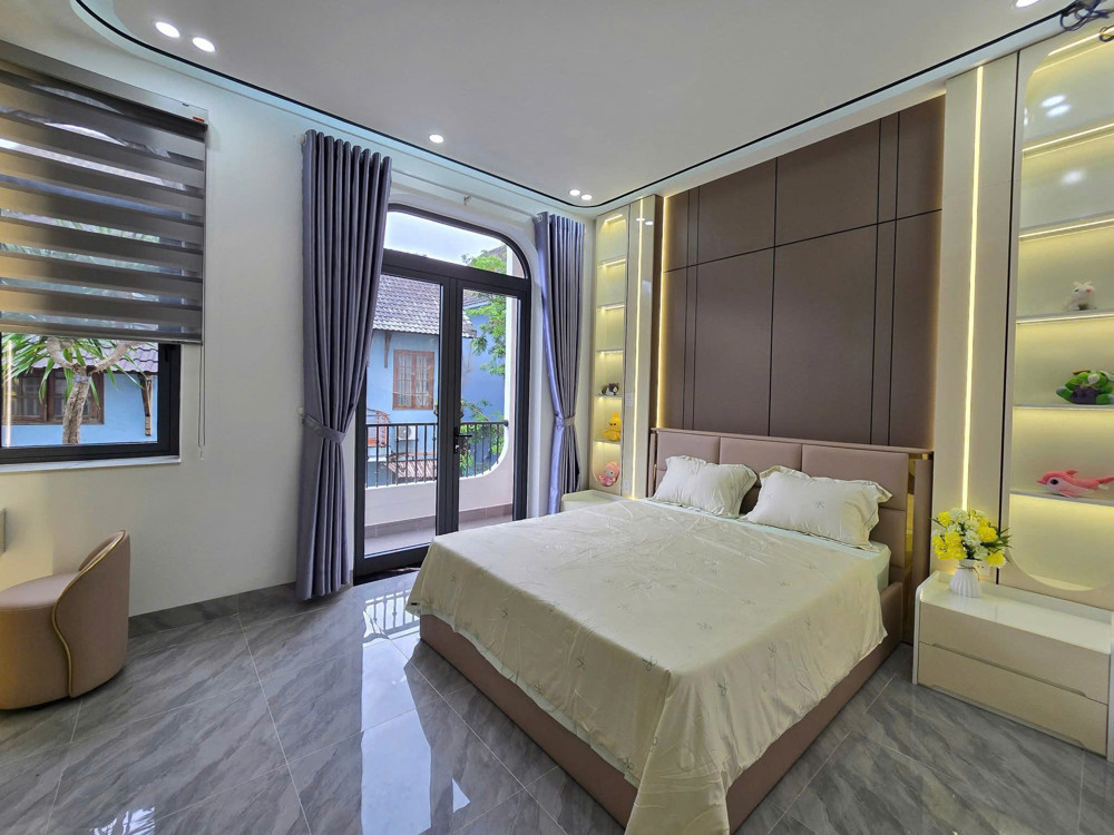 BÁN NHÀ NGUYỄN VĂN CỪ LONG BIÊN,OTO, DÂN XÂY,NGÕ THÔNG, FULL NỘI THẤT42M