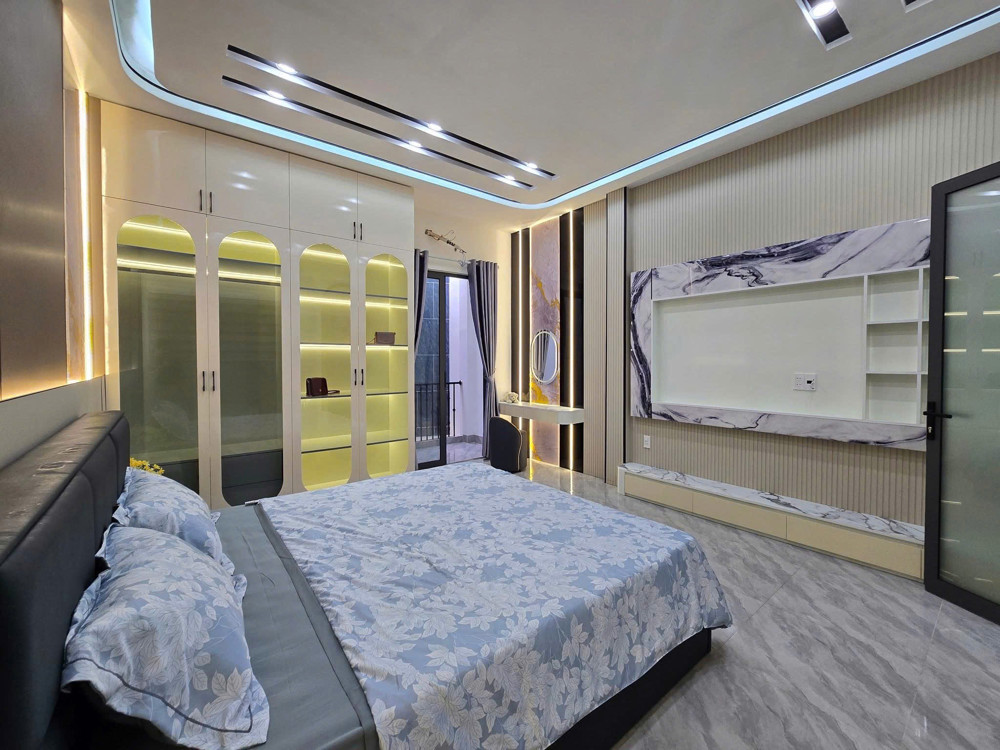 BÁN NHÀ NGUYỄN VĂN CỪ LONG BIÊN,OTO, DÂN XÂY,NGÕ THÔNG, FULL NỘI THẤT42M