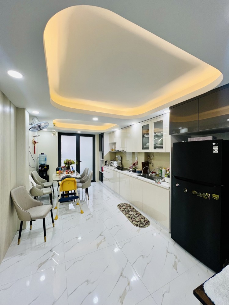 NHÀ ĐẸP GÒ DẦU – 4 TẦNG MỚI KIÊN CỐ, CHỈ 9.X TỶ TL