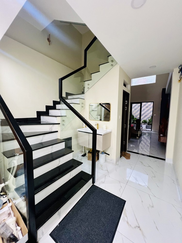 NHÀ ĐẸP GÒ DẦU – 4 TẦNG MỚI KIÊN CỐ, CHỈ 9.X TỶ TL