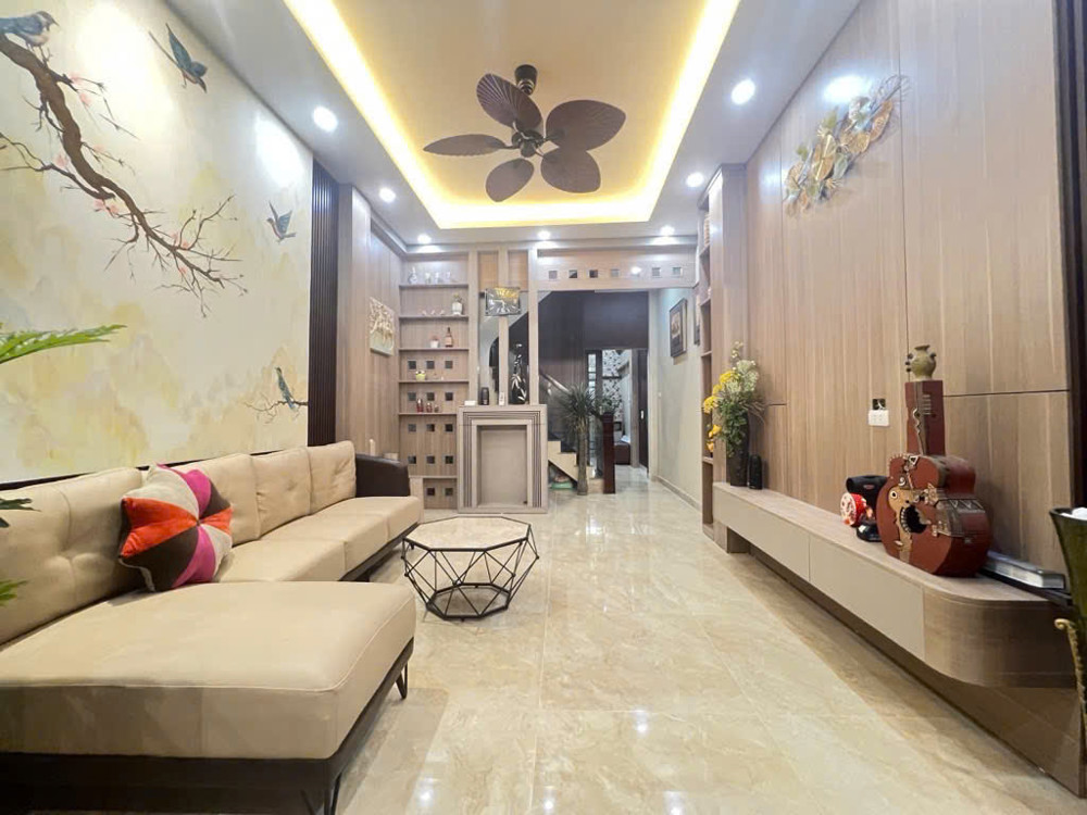 BÁN NHÀ PHỐ HỒNG TIẾN  BỒ ĐỀ - DÂN XÂY 42M2- 4 TẦNG, CHỈ HƠN 8 TỶ