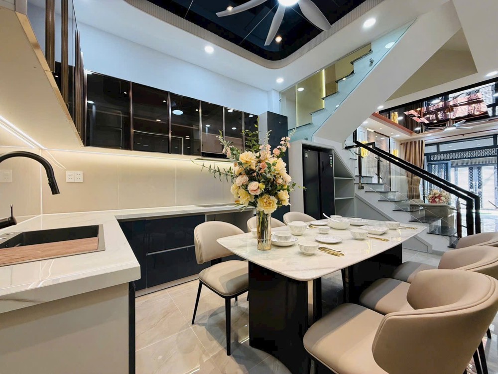 60m2, BÁN NHÀ 5 TẦNG, KHU ĐỒNG BỘ, HXH, EMART PHAN HUY ÍCH, P14 GÒ VẤP, 8 TỶ NHỈNH