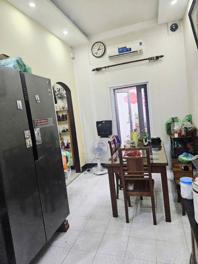 Bán nhà hiếm Hoàng Hoa Thám Ba Đình 55m² gần phố, gần ô tô giá 9 tỷ