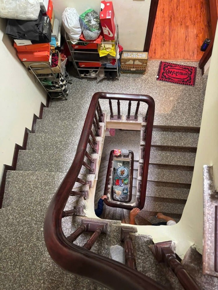 Bán Nhà  Lệnh Cư 30/33m2. 5 tầng. mặt tiền 4.6m. giá 9.7 tỷ Hà Nội