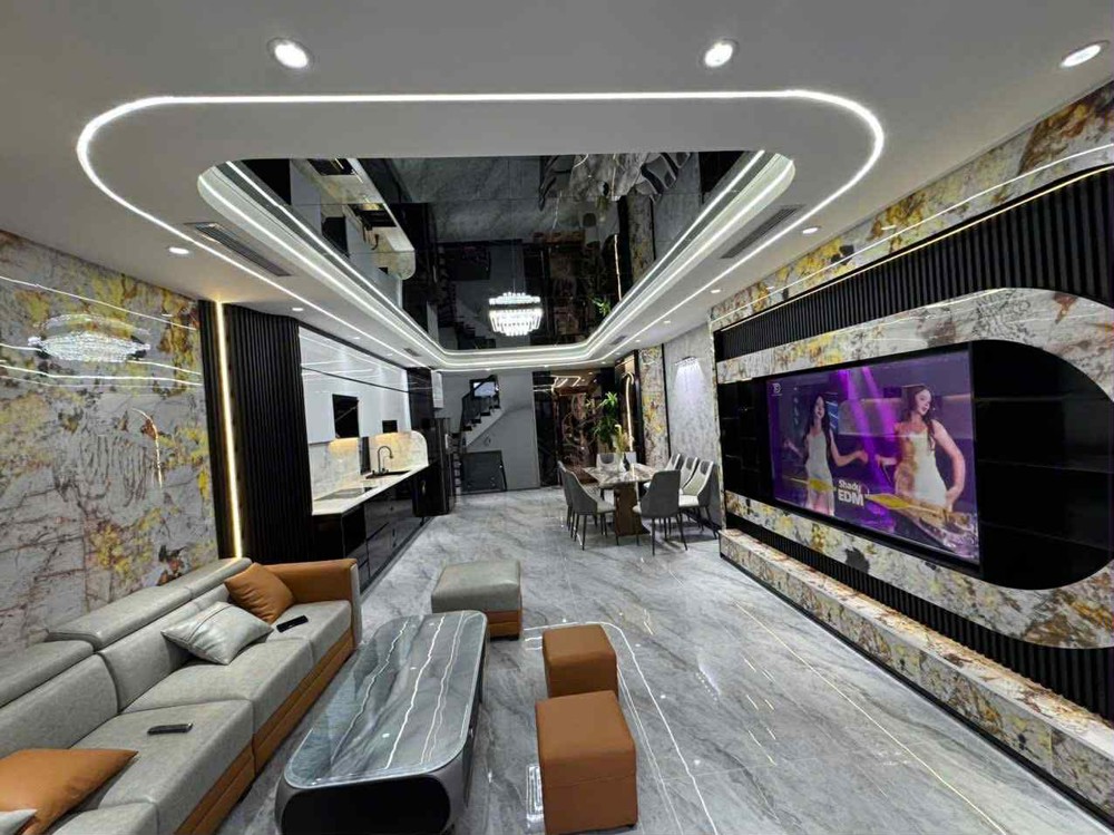 bán nhà lô góc Long Biên, 8 tầng, thang máy, ôtô tránh, kinh doanh, full nội thất