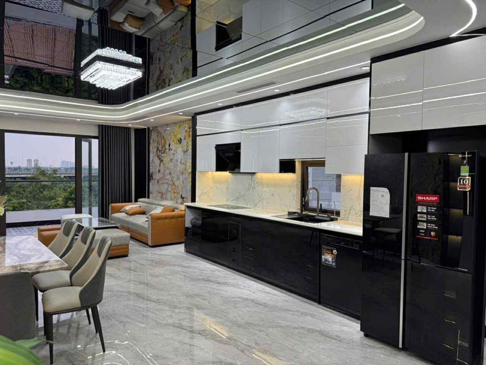 bán nhà lô góc Long Biên, 8 tầng, thang máy, ôtô tránh, kinh doanh, full nội thất