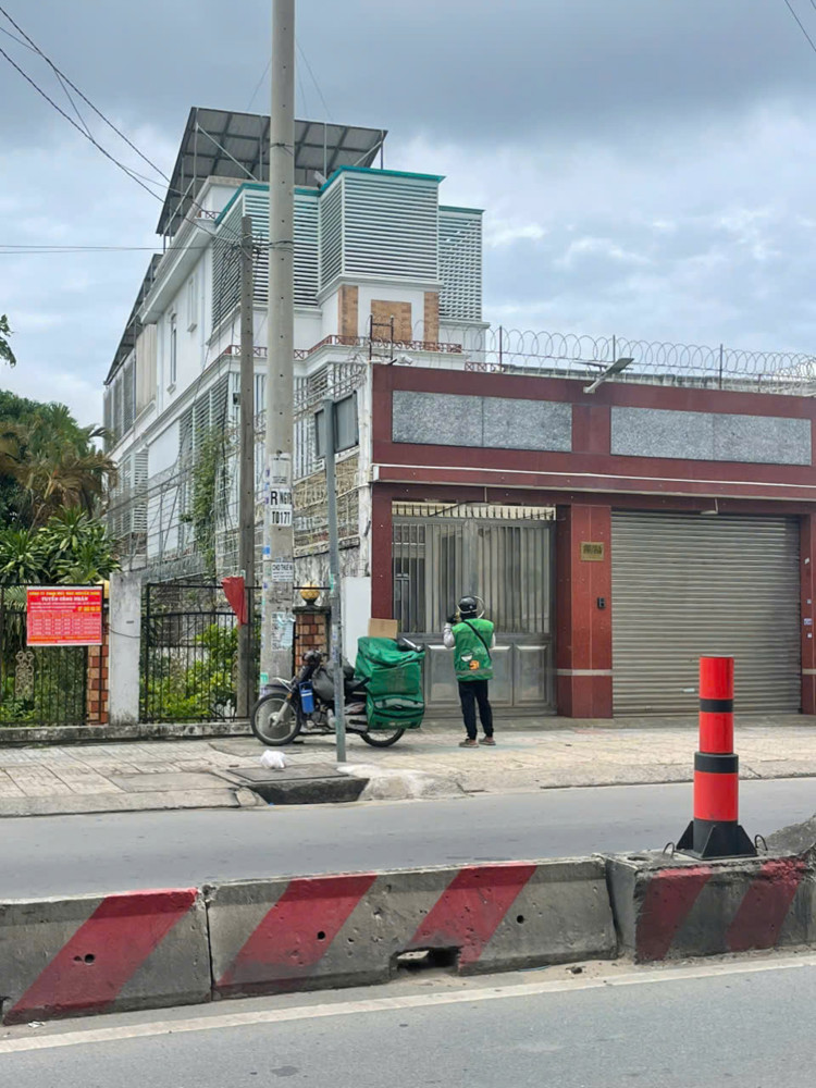 KHO XƯỞNG (20x63) MẶT TIỀN NGUYỄN VĂN BỨA CHO THUÊ GARA Ô TÔ – GIÁ 32 TỶ