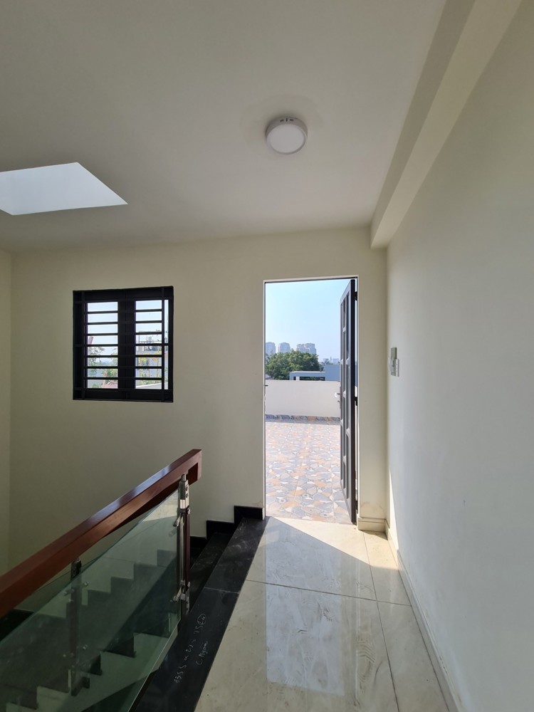 Nhà mới 3 tầng đường 7m – gần Vạn Phúc City chỉ 9Đ148, Hiệp Bình Phước