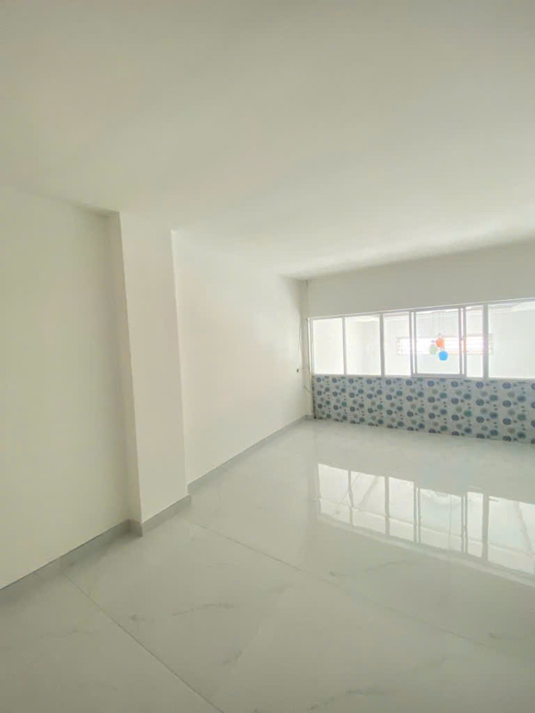 Bán Gấp Nhà Hẻm Nguyễn Thị Thập, Q7: 40m2, 2 Tầng, SH, Giá Chỉ 5.8 Tỷ