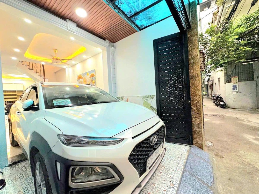 Nhà đẹp Phố Khương Hạ, 48m*5 tầng- View hồ, có Gara ô tô, Nội thất xa hoa. Giá 15,4 tỷ