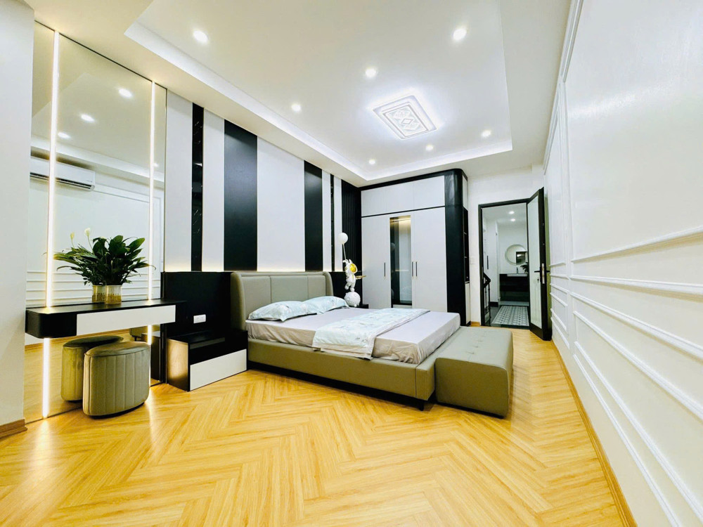 BÁN NHÀ MỚI ĐẸP Ở NGAY - TRẦN DUY HƯNG, CẦU GIẤY - 44/52M x 6T THANG MÁY - GẦN PHỐ - GIÁ 17.8 TỶ