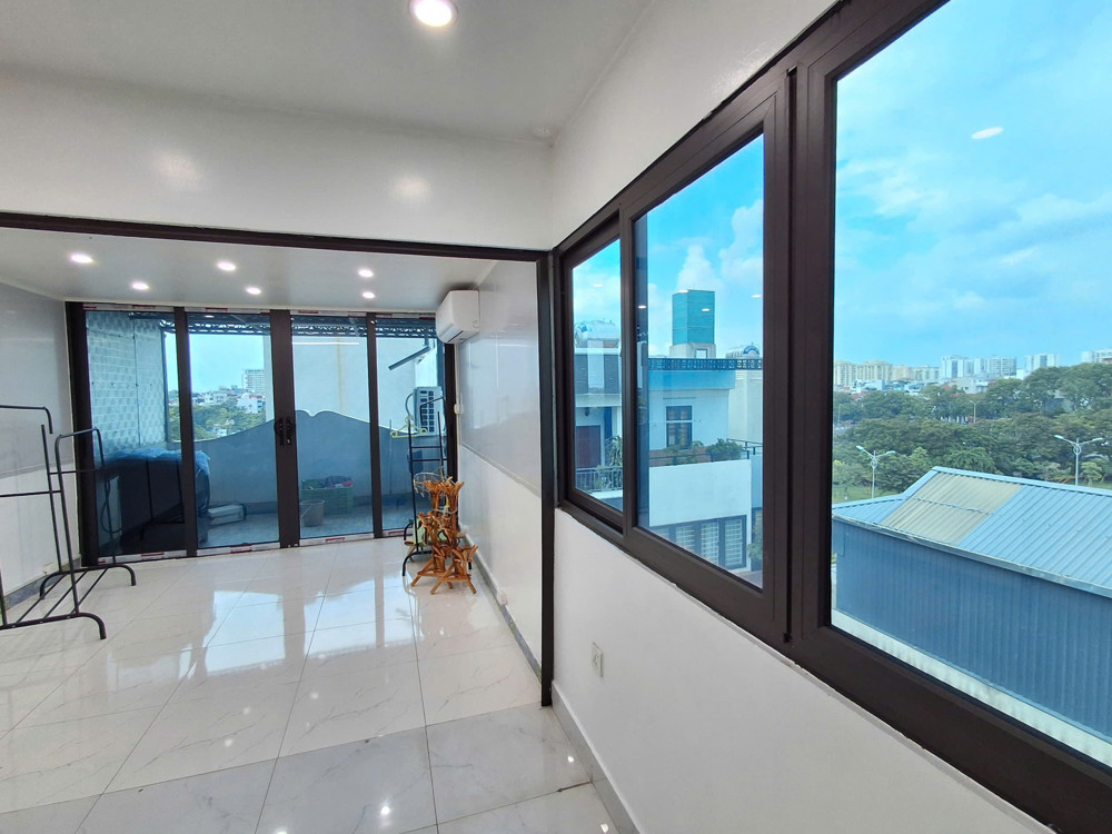 NHÀ ĐẸP FULL NỘI THẤT Ô TÔ ĐỖ CỬA- KINH DOANH KHU PHÂN LÔ QĐ 918 PHÚC ĐỒNG 40M2 X 6 TẦNG 13.5 TỶ