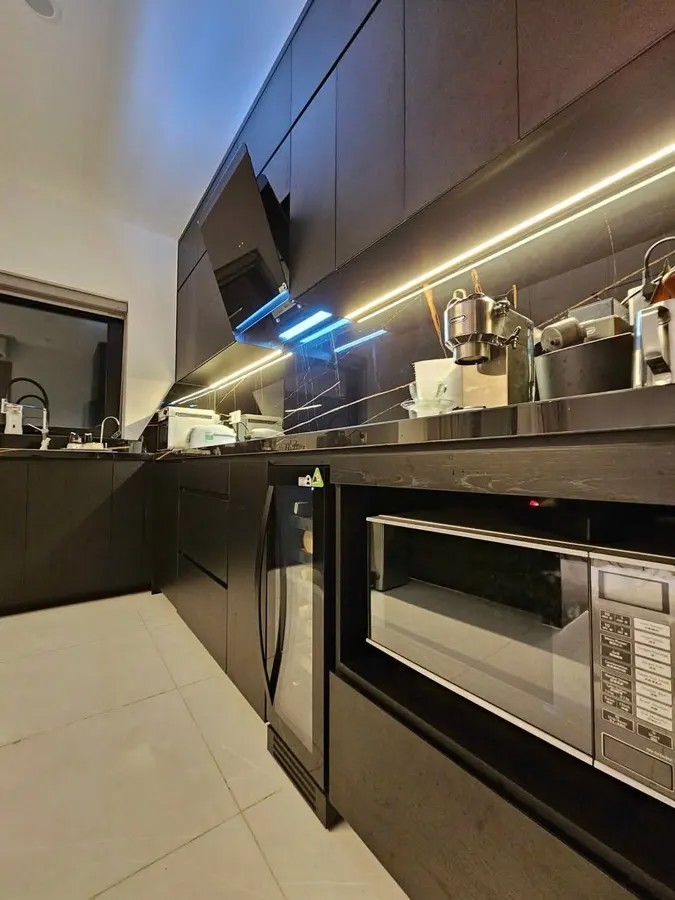 BÁN NHÀ MẶT PHỐ KINH DOANH ĐỈNH, Bát Khối 45/60 m2 X 4 Tầng,10 tỷ Long Biên Hà Nội