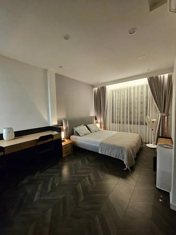 BÁN NHÀ MẶT PHỐ KINH DOANH ĐỈNH, Bát Khối 45/60 m2 X 4 Tầng,10 tỷ Long Biên Hà Nội