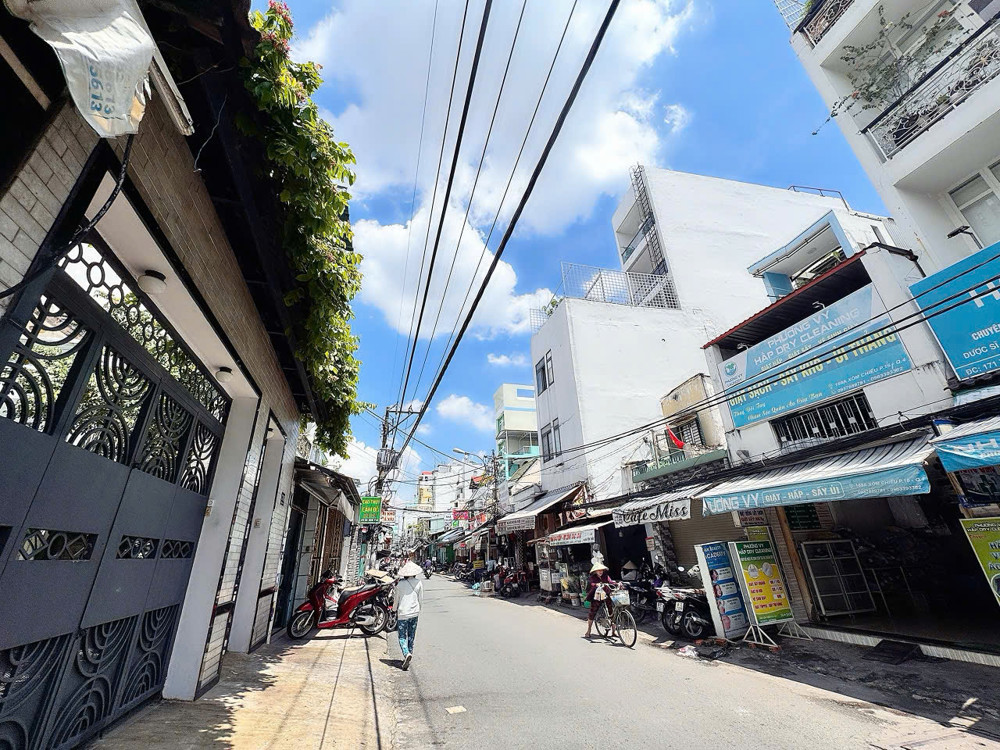 CHÍNH CHỦ CẦN BÁN NHÀ 2 TẦNG MTKD Đ.XÓM CHIẾU, QUẬN 4 - NGANG ĐẸP 6M*24M