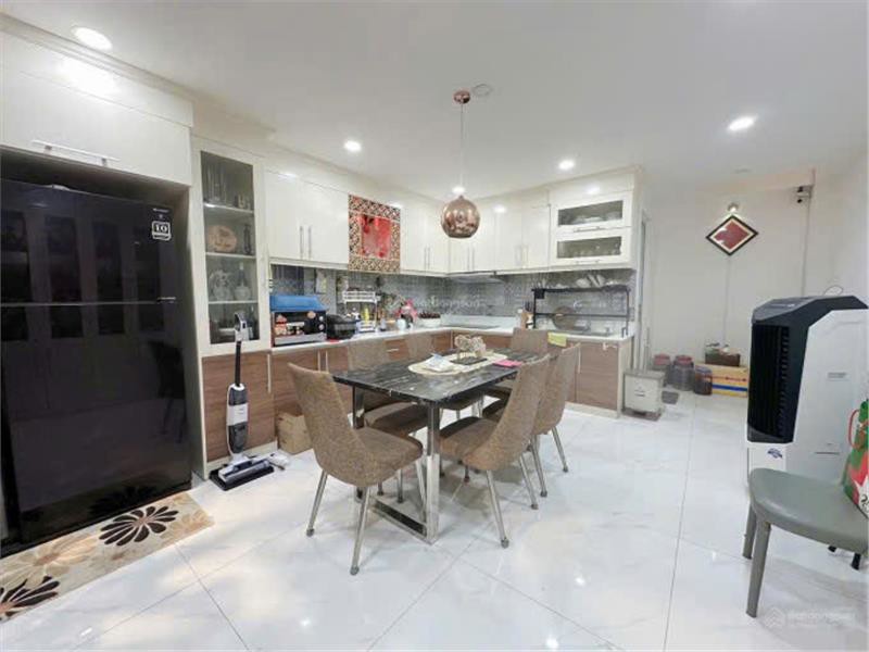 Bán nhà HXH đường Nguyễn Văn Đậu P7 - Q. Bình Thạnh. DT: 4,5x14m. 5 tầng nhà mới ở ngay. Giá 11 tỷ