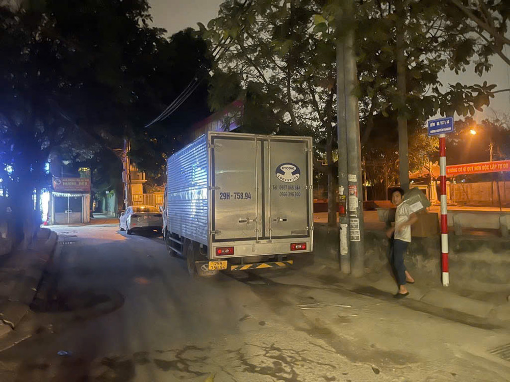 Bán nhà Nguyễn Văn Linh. 31,5m . Mặt đường kinh doanh . View hồ, ô tô tránh . Nhiều tiện ích , Tầng