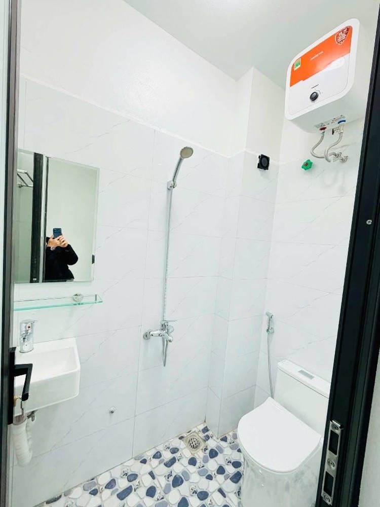 CẦU GIẤY DT 22M x4 TẦNG GIÁ CHỈ 3,9 TỶ,SỔ ĐỎ,NGÕ THÔNG,NHÀ ĐẸP DÂN XÂY