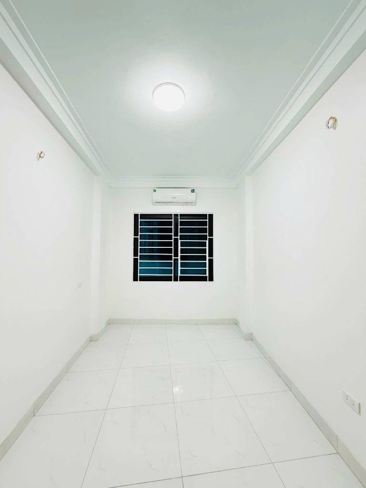 CẦU GIẤY DT 22M x4 TẦNG GIÁ CHỈ 3,9 TỶ,SỔ ĐỎ,NGÕ THÔNG,NHÀ ĐẸP DÂN XÂY