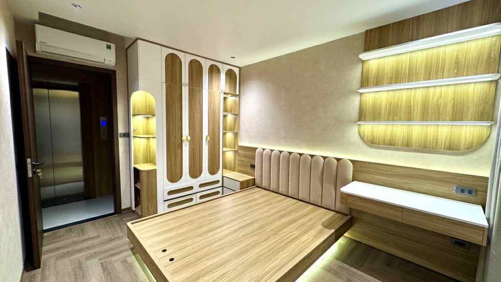 bán nhà lô góc Ngọc Thuỵ, 50m x 7 tầng, mặt tiền 6.2m, gara, full nội thất