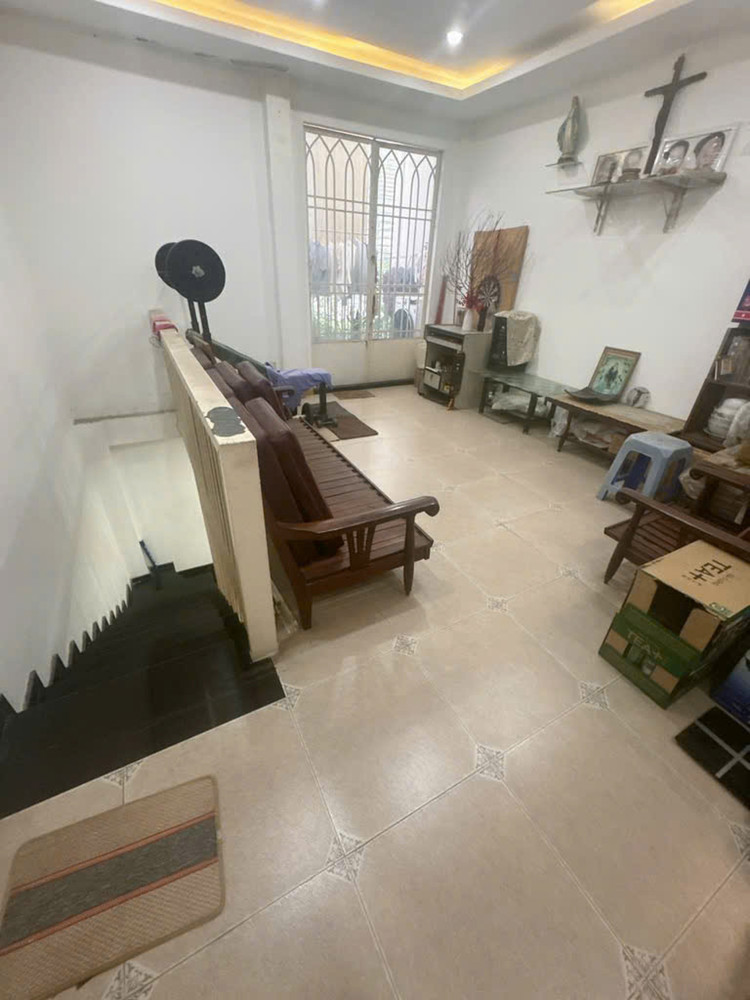 Nhà Nợ hậu SHR 2 tầng HXH 149m2, Lô góc – Quang Trung QV S