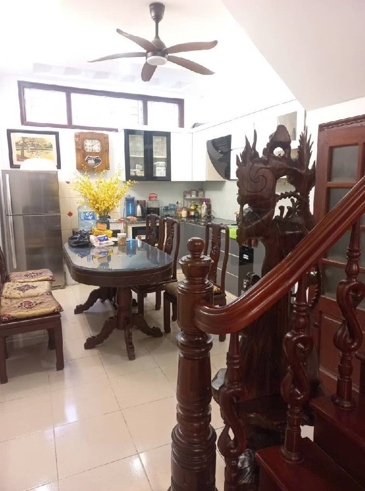 Bán nhà phố Huỳnh Thúc Kháng - Carnival đỗ cửa  - Thoáng ở ngay - 50m2 - n 14 tỷ