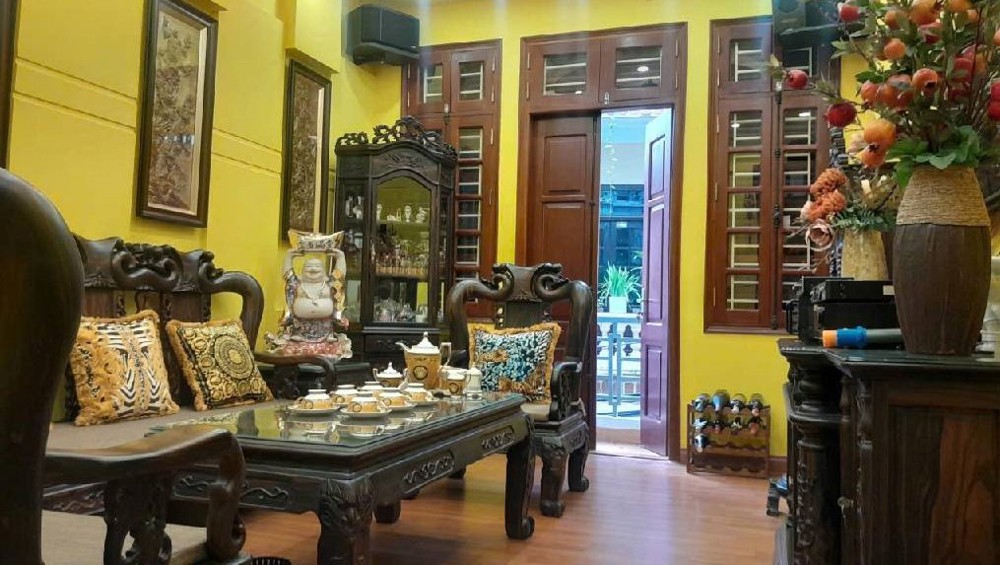 Bán nhà phố Huỳnh Thúc Kháng - Carnival đỗ cửa  - Thoáng ở ngay - 50m2 - n 14 tỷ