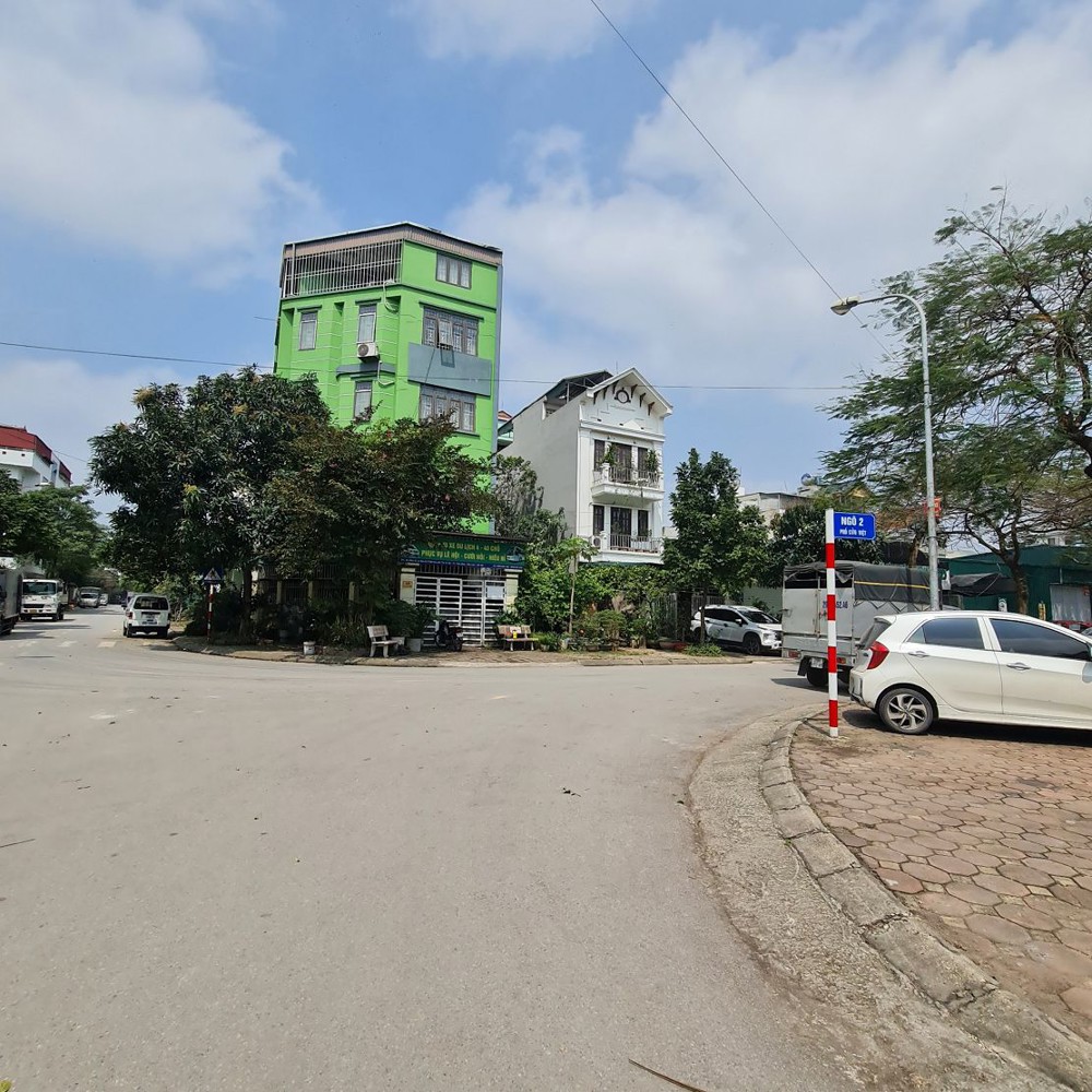 80m2 đất Đông Dư, đường rộng có vỉa vè chỉ 7 tỷ x. Lh 0989894845