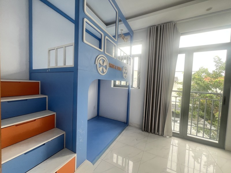 Bán nhà  đường Số 11, Trường Thọ, Thủ Đức. DT 68 m2, 3 tầng, 3PN, SH, 7.39  tỷ